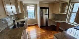Spacious Midtown Condo with 2 Bedrooms, 2 Balconies & Internet Included! Gallery 9