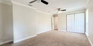 Large Open Concept House with Tons of Natural Light Gallery 24