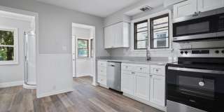 Spacious 3 Bed, 2 Bath in Newark - Move-In Ready Gallery 19