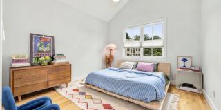 64 W QUEEN Lane Gallery 10