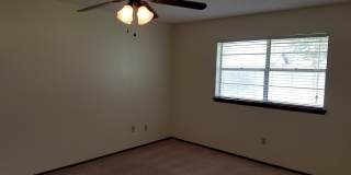 LARGE HOME IN COLONIAL PARK Gallery 8