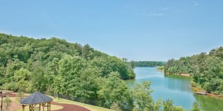 Edgewater on Lanier Gallery 23