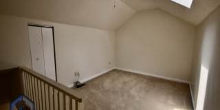 MODERN TRI-LEVEL TOWNHOME NEAR STEELE CREEK PARK Gallery 11