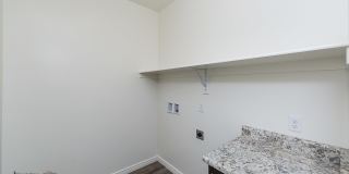 Spacious Home in Little Valley-Pets Negotiable Gallery 22
