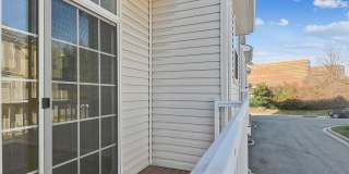 Resort-Style High View Townhome with 2-Car Garage, Private Office & Walkable Hunt Valley Location Gallery 22