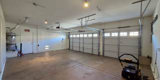 An Amazing NW Home! Over 3300 sq ft w/ pool & spa! Must see! Gallery 52