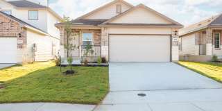 Like-New 3-Bedroom Home in San Antonio | Covered Patio + 2-Car Garage! Gallery 1