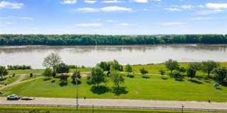 Beautiful 2 bedroom/ 2 bathroom apartment located right on Historic Main Street in St. Charles. Beautiful 2 bedroom/ 2 bathroom apartment located right on Historic Main Street in St. Charles. Gallery 33