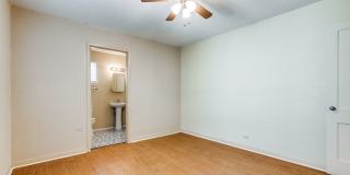 2-BEDROOM HOME IN WILSHIRE VILLAGE Gallery 18