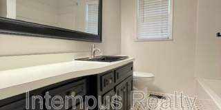 633 White St Gallery 23