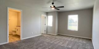 Exquisite 3-Bedroom Home with Modern Elegance and Scenic Views! Gallery 18