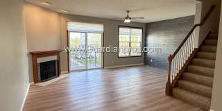 Spacious Eden Prairie Town Home, 2 Car Garage, Primary, 4 Baths, Fireplace Gallery 7