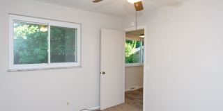 White Oak - Charming 3bed ranch w fenced yard and garage Gallery 23