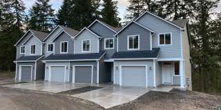 LIKE NEW 3-BR TOWNHOMES FOR RENT IN KALAMA - 193 Cloverdale Rd, Unit B Gallery 1