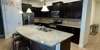 Spacious 5-Bed / 4.5-Bath Townhome w/ Private Pool & Sundeck in Gated Oakmont at Solterra Near Disney Gallery 9