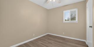 Minutes to the Beach! Updated 2 Bedroom Condo with Parking Included Minutes to the Beach! Updated 2 Bedroom Condo with Parking Included Gallery 11