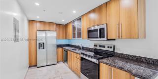 7501 E Treasure Dr Gallery 6