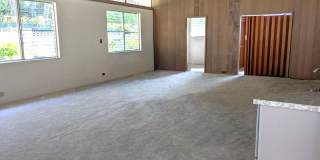 Country living in the City - Huge bonus room, entertainment deck, covered lanai and lots of storage. Gallery 20
