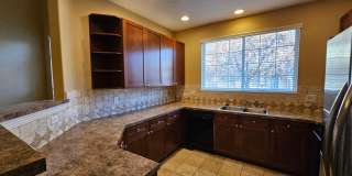 Stunning Townhouse in the desirable Watermark Gallery 8