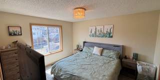 Updated 3bed 3bath End Unit Townhome w’Great Views Gallery 11