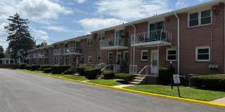 200 E Maple Avenue Gallery 1