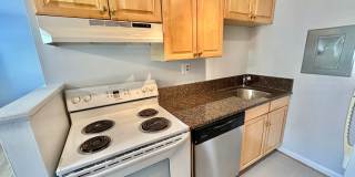 Spacious One Bedroom Condo In the Heart of Dupont - 17th/New Hampshire. Gallery 13