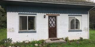 Small Two Bedroom South of Mount Vernon Gallery 1