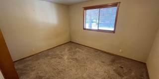 3 Bed/2 Bath Single Level Home near Parks and Schools - Daggett Lane Gallery 11