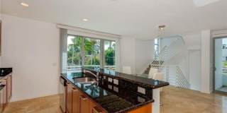 561 NE 15th Avenue Gallery 3