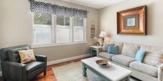 Parker Townhome: Luxurious Furnished Townhome, Attached 2 Car Garage, $300 Utility Fee Parker Townhome: Luxurious Furnished Townhome, Attached 2 Car Garage, $300 Utility Fee Gallery 19