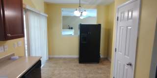Room in 4 Bedroom Home at Genlee Dr Gallery 13