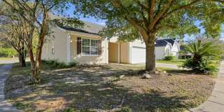 Charming 3BR House in Charleston Gallery 1