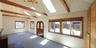 2/1 House with bonus space Gallery 10