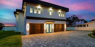 5/3 Luxury Custom Home plus Boat dock, Pool and Stunning Views!! Gallery 1