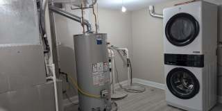 2150 W Monroe Street Gallery 100