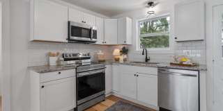 Modern Charm in Desirable East Ridge Neighborhood Modern Charm in Desirable East Ridge Neighborhood Gallery 4