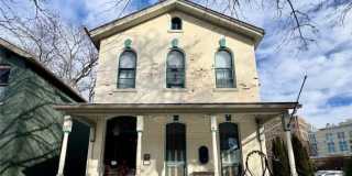 25 Whitney Place unit: Lower Front Gallery 1