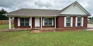 Nice 3 Bed 2 Bath House.  Yard Care Included.  Gas Heat & Hot Water Gallery 1
