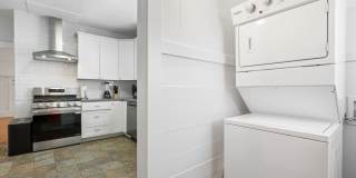 REMODELED HUGE BRIGHT 2400sf 4BR/3.5BA Havenscourt Split Level Home w Cottage AVAIL NOW Gallery 12