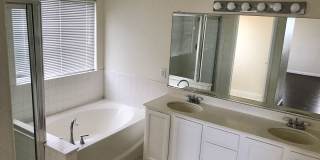 GREAT HOME CENTRALLY LOCATED WEST OF STRIP- NO HOA Gallery 12