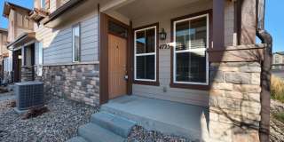 Beautiful 2 bdrm end unit with attach 2 car garage Gallery 5