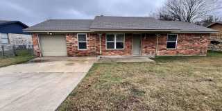 Great 3 bedroom in Killeen with washer and dryer connections and brand new carpet. Gallery 1