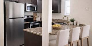 Beautiful Remodeled 1/1 Condo x Rent @ Winter Park in front of Full Sail. Gallery 1