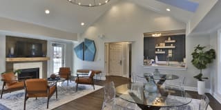 Crestmont at Thornblade Apartments Gallery 24