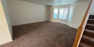 Spacious 2 bed/2.5 bath with bonus room townhome off Road 68 Spacious 2 bed/2.5 bath with bonus room townhome off Road 68 Gallery 16