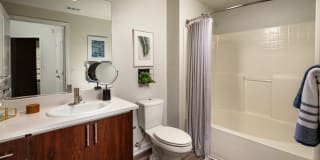 The District Gallery 16