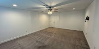 Spacious 5-Bedroom Riverview Home Gallery 25