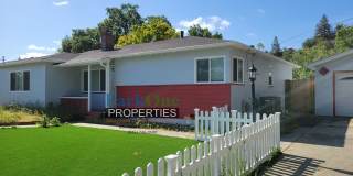 Stunning single level home in Walnut Creek's Parkmead Neighborhood Gallery 1