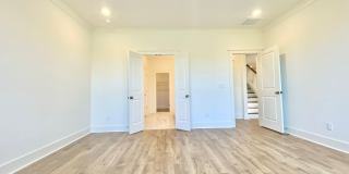 5 Bedroom, 3.5 Bathroom Home w/ Office and 2 Car Garage Gallery 20