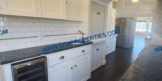 Live the Belmont Shore Lifestyle! Spanish 2 Bedroom / 1 Bath Home w/ Garage Live the Belmont Shore Lifestyle! Spanish 2 Bedroom / 1 Bath Home w/ Garage Gallery 10